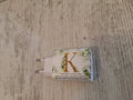 Carica batteria K mis.9×4,7.Con l'articolo è compreso la scatola bianca e astuccio porta confetti