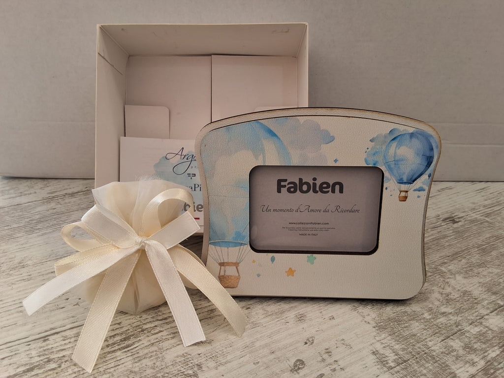 Portafoto da Tavolo in Legno Mongolfiere Azzurre "Fabien" - Completo di Scatola e Sacchetto Confetti