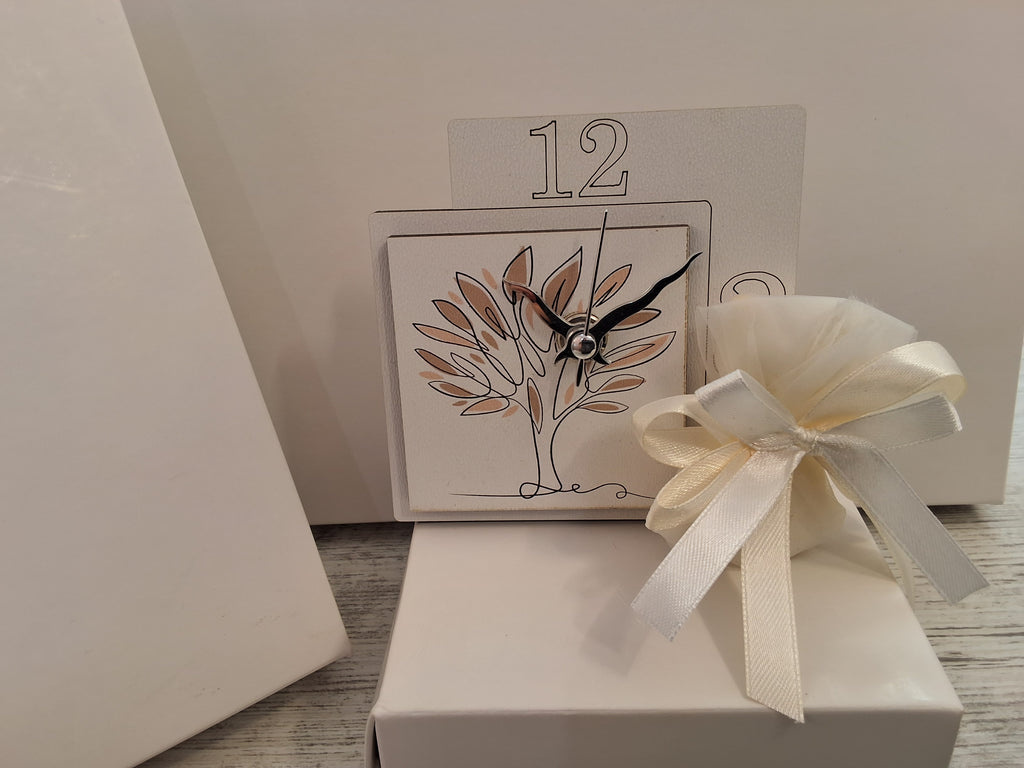 Bomboniera Orologio Squadrato in Legno Albero della Vita (10x10 cm) – Completa di Scatola e Confetti