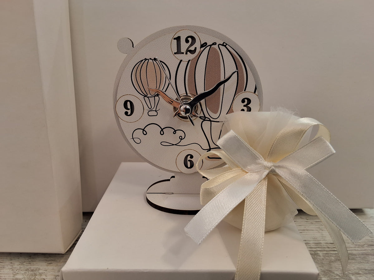 Bomboniera Orologio in Legno da Tavolo Mongolfiere (9x11 cm) – Completa di Scatola e Confetti