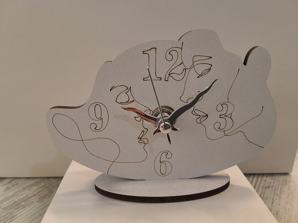 Mini Orologio in Legno Line Art Bacio 12x9 cm - Bomboniera Completa con Scatola e Confetti