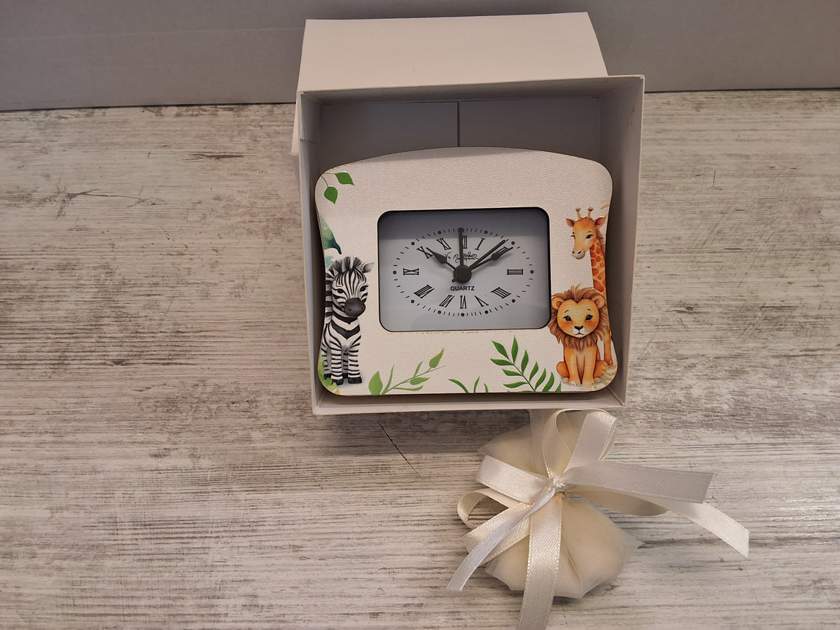 Orologio Sveglia da Tavolo in Legno Tema Safari - Completo di Scatola e Sacchetto Confetti