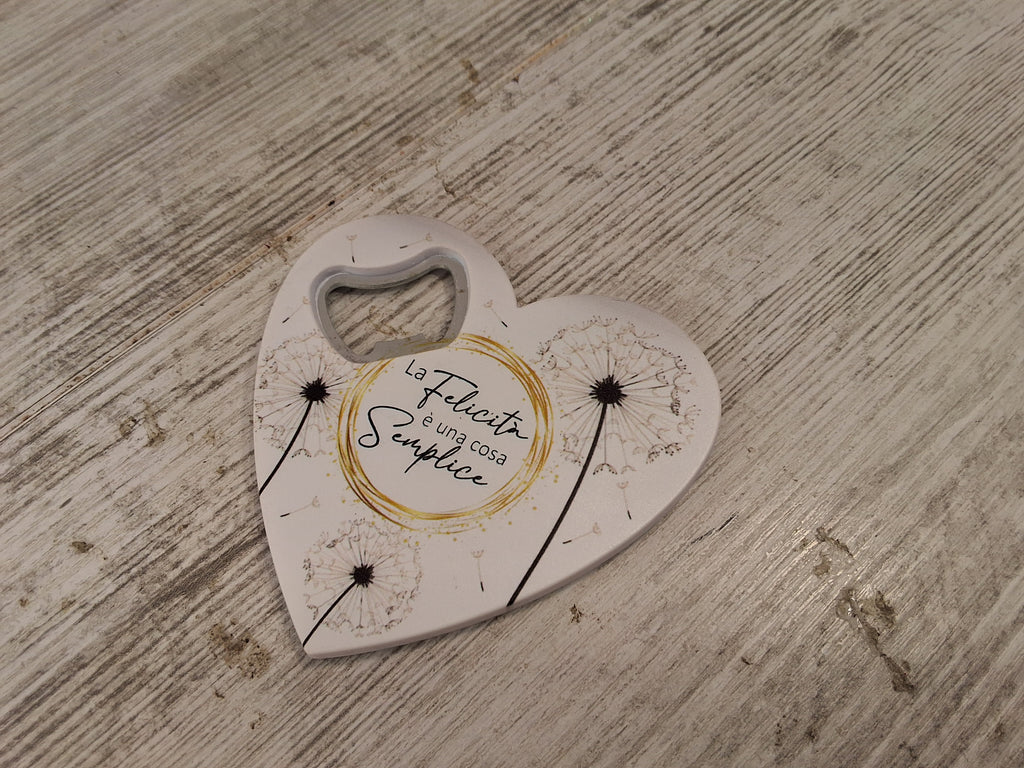 Bomboniera Apribottiglie Cuore con Soffioni e Frase "La Felicità è una cosa Semplice" – Con Confezione e Confetti Inclusi