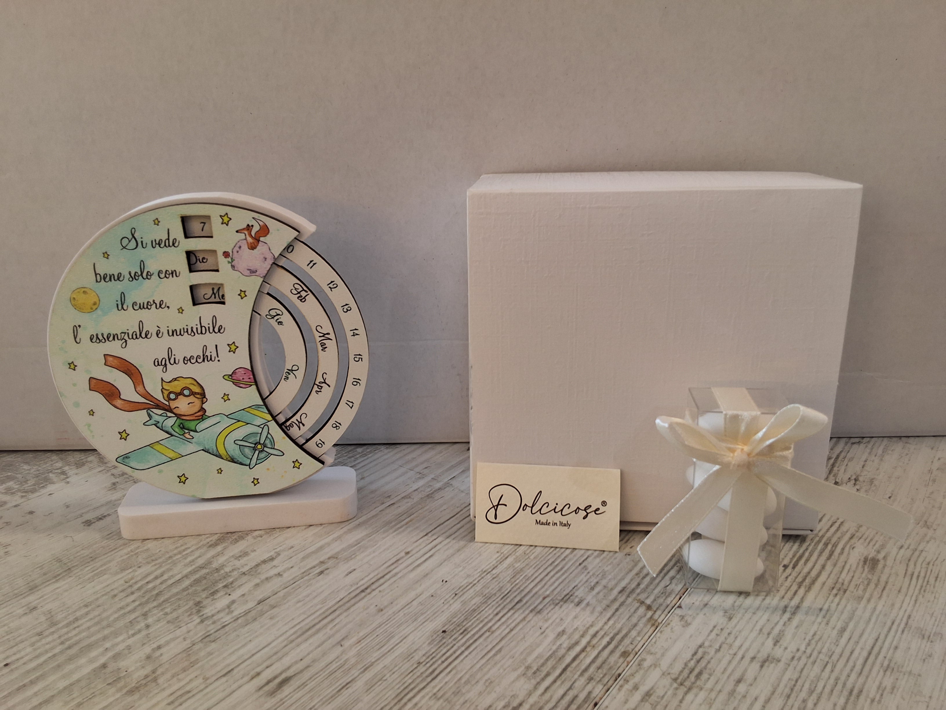 Bomboniera Calendario Perpetuo Piccolo Principe – Completa di Scatola e Confetti