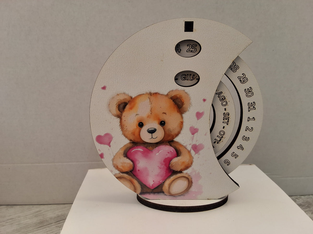 Calendario Perpetuo da Tavolo in Legno Luna Orsetto Rosa - Completo di Scatola e Sacchetto Confetti