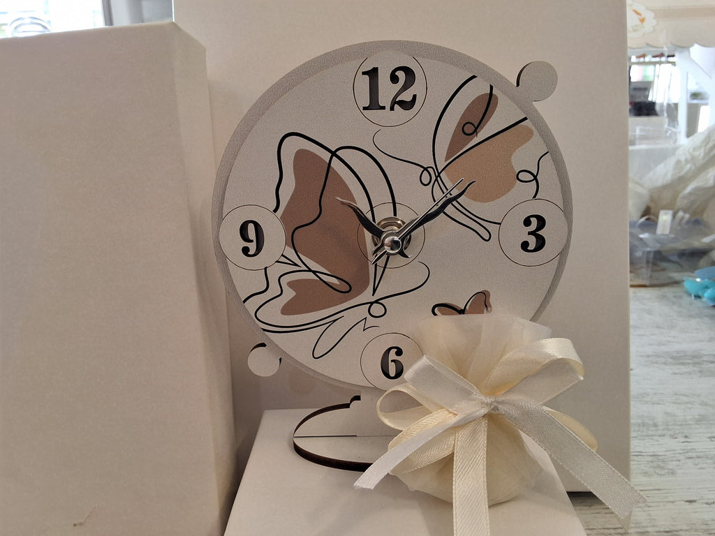 Bomboniera Orologio in Legno da Tavolo Farfalle Misura Grande (15x13 cm) – Completa di Scatola e Confetti