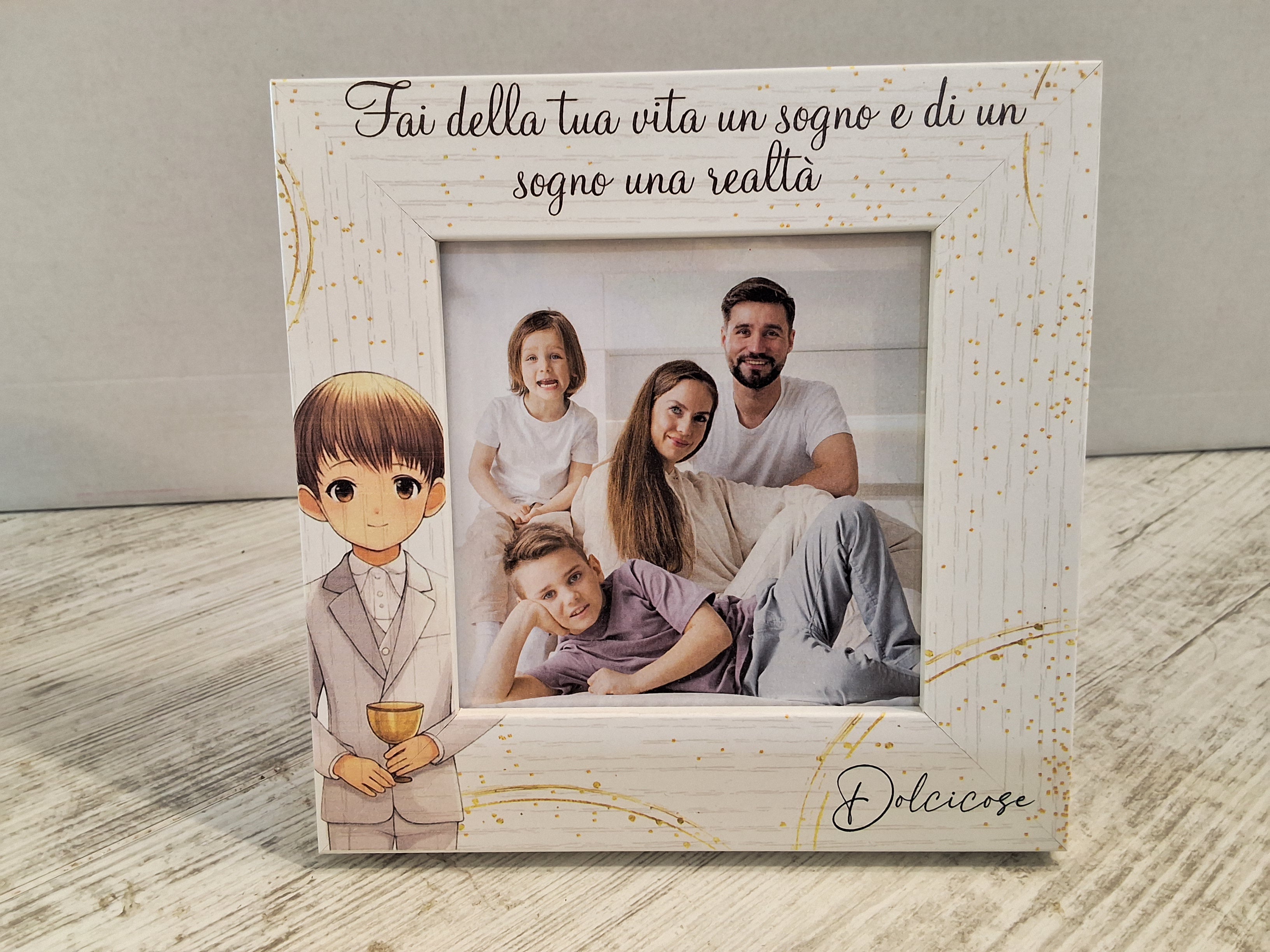 Portafoto Prima Comunione Bimbo 15x15 cm in Legno "Dolcicose" – Bomboniera Confezionata con Scatola e Confetti