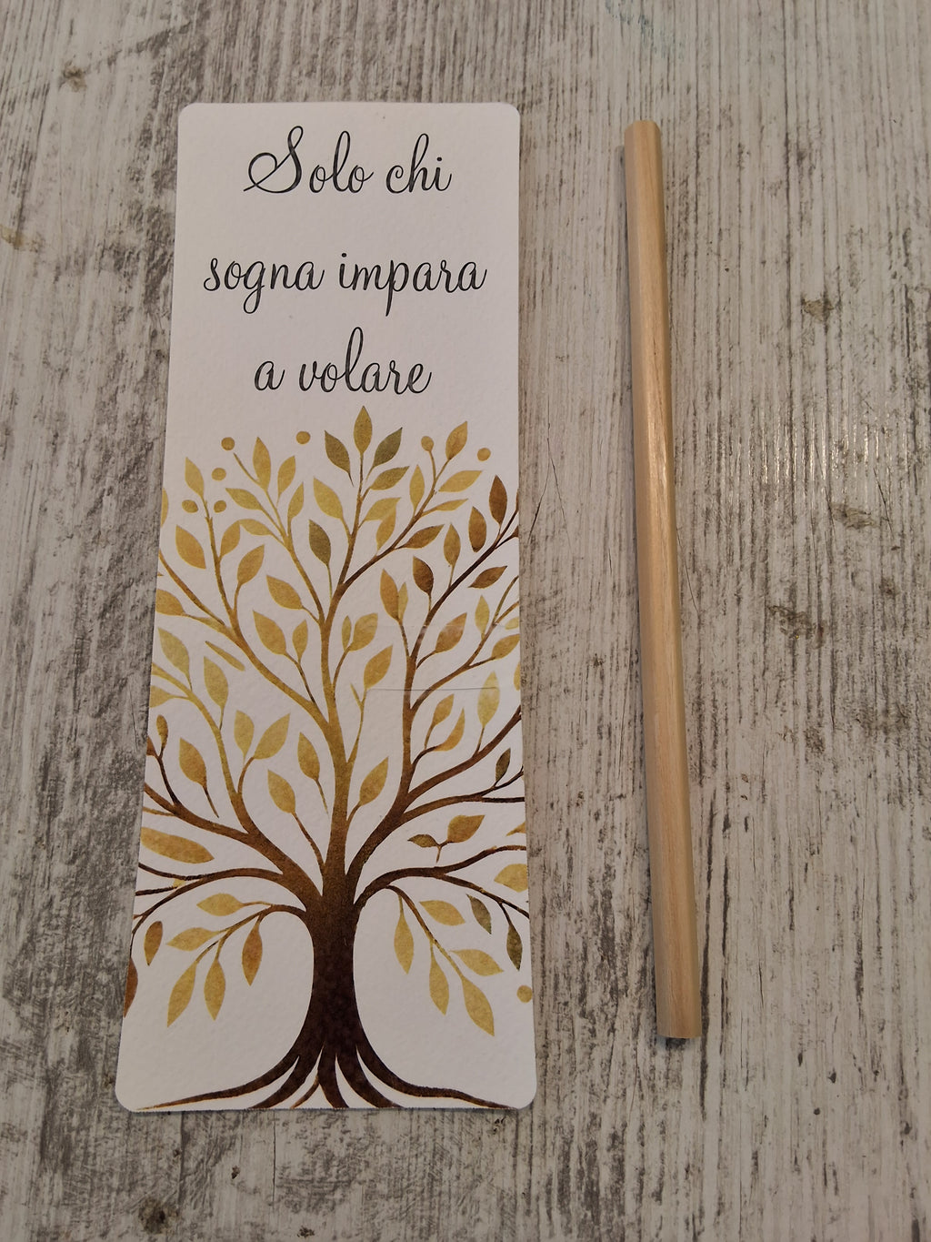 Segnalibro Segnaposto con Matita in Legno Albero della Vita - 7x19 cm (Min. 50 pezzi)