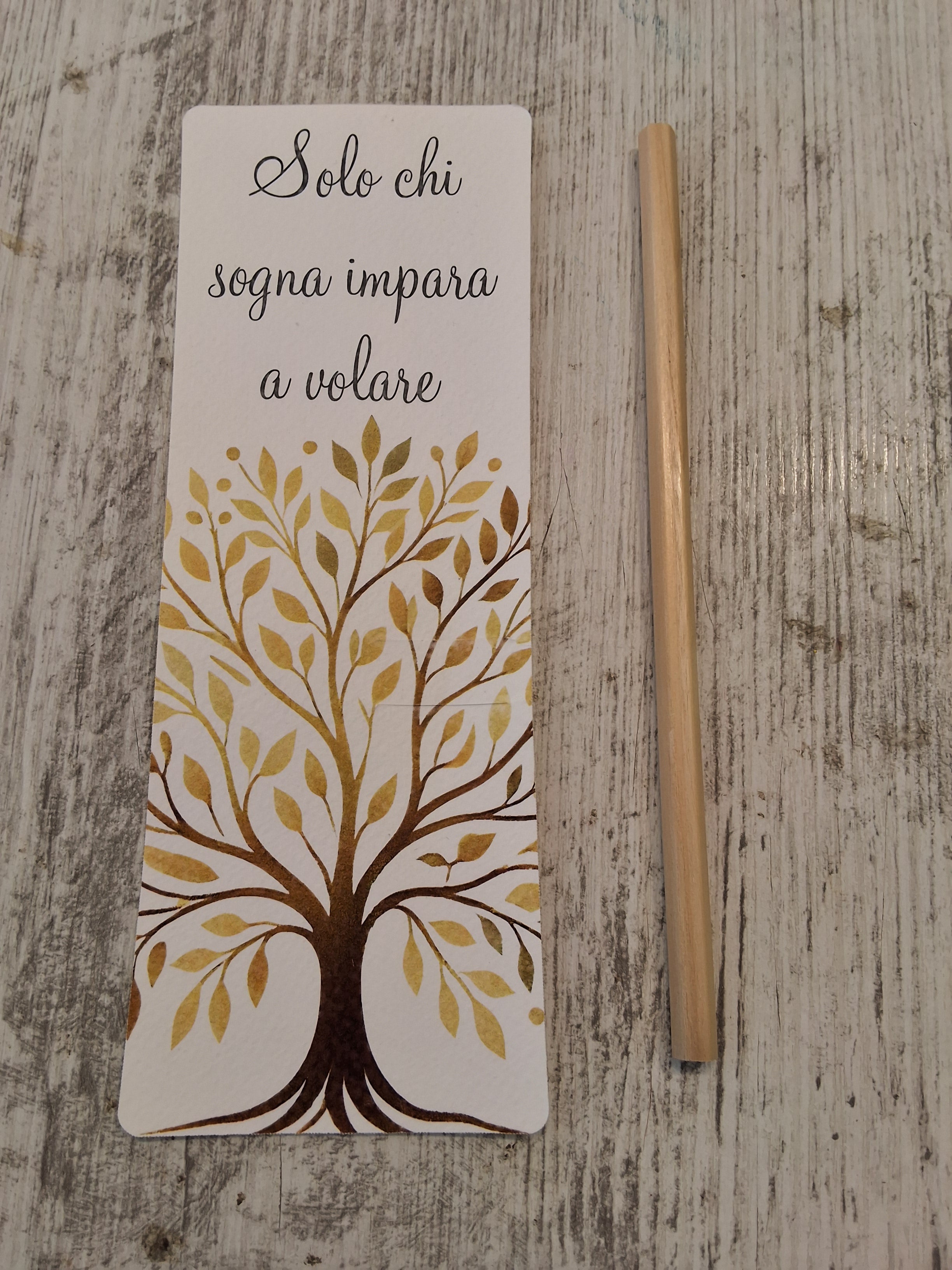 Segnalibro Segnaposto con Matita in Legno Albero della Vita - 7x19 cm (Min. 50 pezzi)