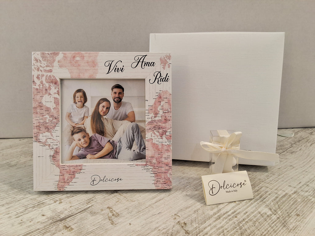 Portafoto Mappamondo 15x15 cm in Legno "Dolcicose" – Bomboniera Confezionata con Scatola e Confetti