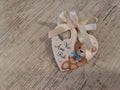 Bomboniera Apribottiglie a Cuore Orsetto in Resina (8,5x8 cm) – Completa e Personalizzabile per Battesimo e Nascita Bimbo