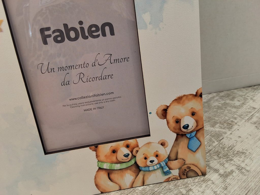 Cornice Portafoto Verticale in Legno Famiglia Orsetti Fabien - 19,5x24,5 cm
