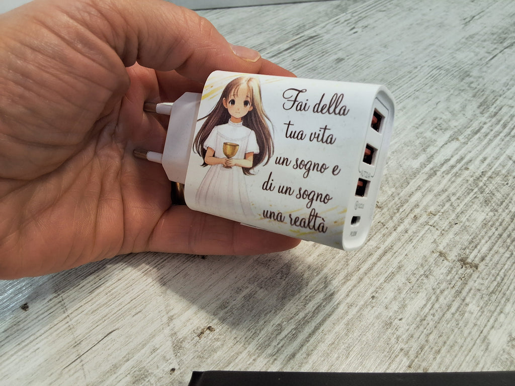 Caricatore USB Multiplo Prima Comunione Bimba 9x4,7 cm con 3 Porte – Bomboniera Confezionata con Scatola e Confetti
