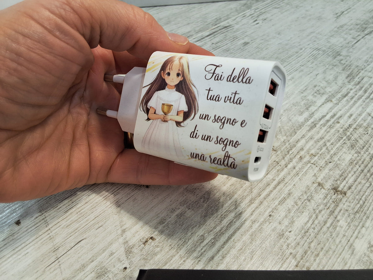 Caricatore USB Multiplo Prima Comunione Bimba 9x4,7 cm con 3 Porte – Bomboniera Confezionata con Scatola e Confetti