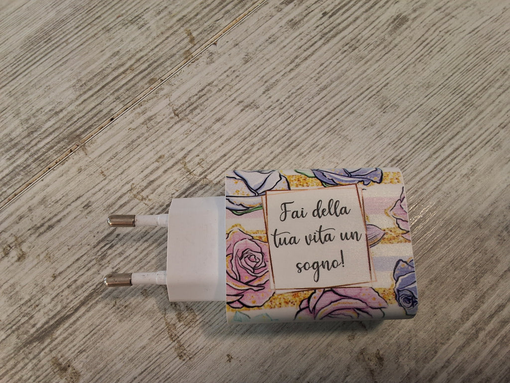 Caricatore USB Multiplo Floreale 9x4,7 cm con 3 Porte – Bomboniera Confezionata con Scatola e Confetti