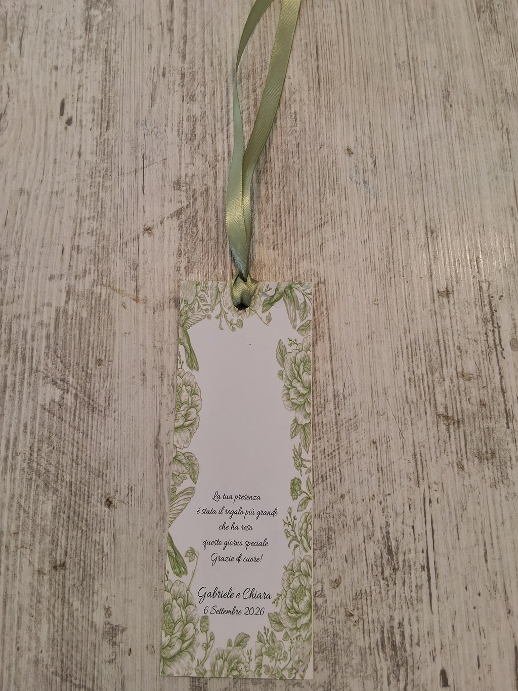 Segnalibro Segnaposto Verde Salvia con 5 Confetti al Cioccolato Personalizzato - 7x19 cm (Min. 50 pezzi)