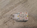 Caricatore USB Multiplo Farfalle 9x4,7 cm con 3 Porte – Bomboniera Confezionata con Scatola e Confetti
